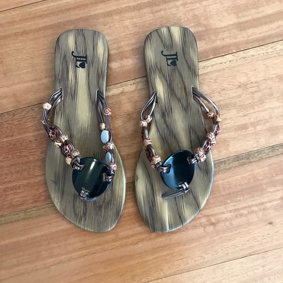 Brown & black beaded flip flops - Picture 2 of 4